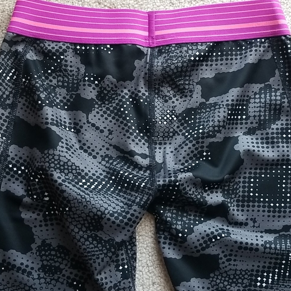 Under Armour work out pants - Picture 3 of 8